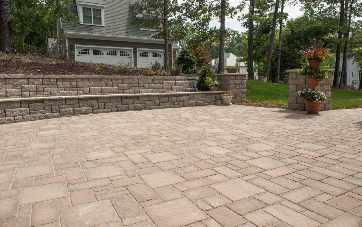Patuxent Nursery's Natural Stone & Paver Yard - Eagle Bay Grandcay Cobbled Pavers