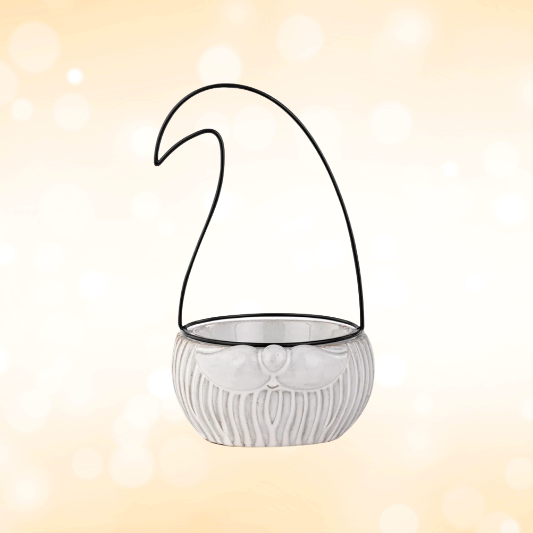 close up of Gnome with Wire Head Planter